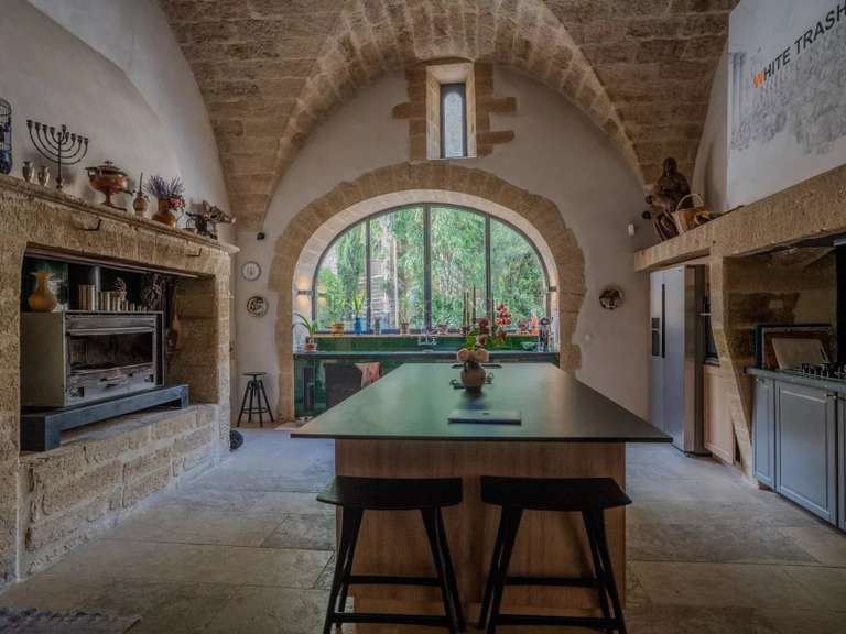 Castle Uzès - 22 bedrooms - 2500m²