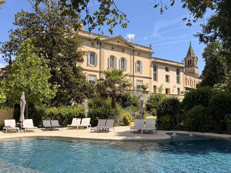 Château Uzès - 22 chambres - 2500m²