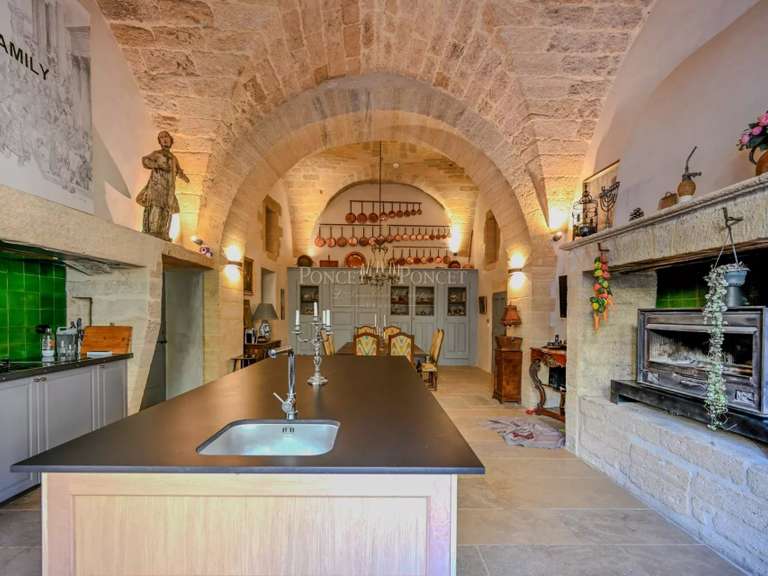 Castle Uzès - 22 bedrooms - 2500m²