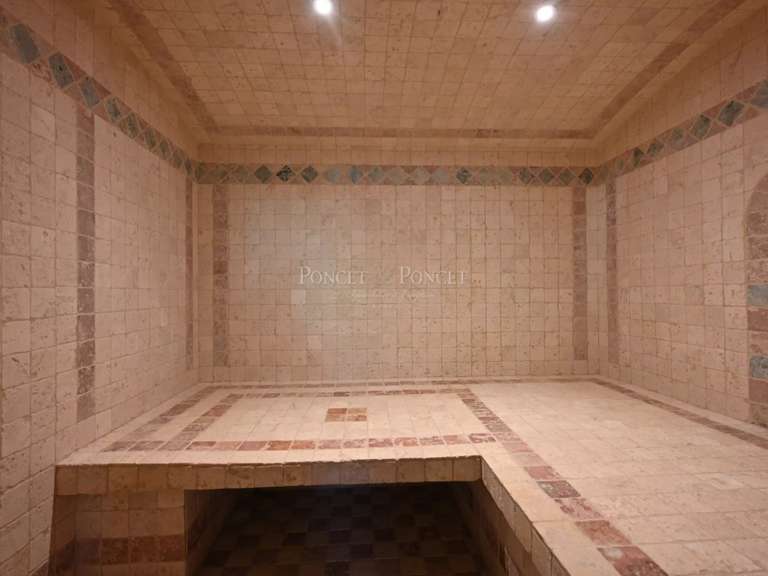 Château Uzès - 9 chambres - 1400m²