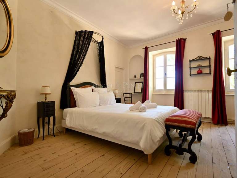 Castle Uzès - 19 bedrooms - 1250m²