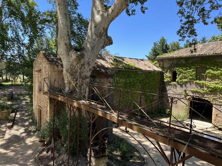 Château Uzès - 19 chambres - 1250m²