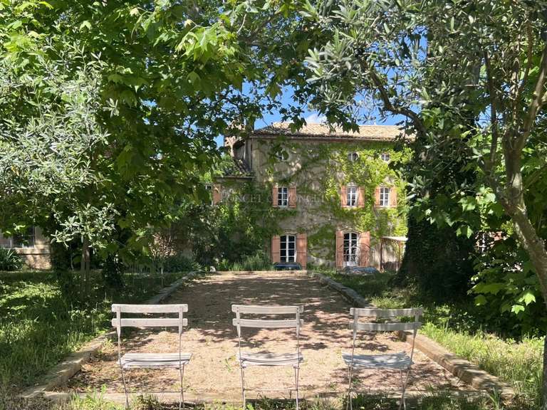 Château Uzès - 19 chambres - 1250m²