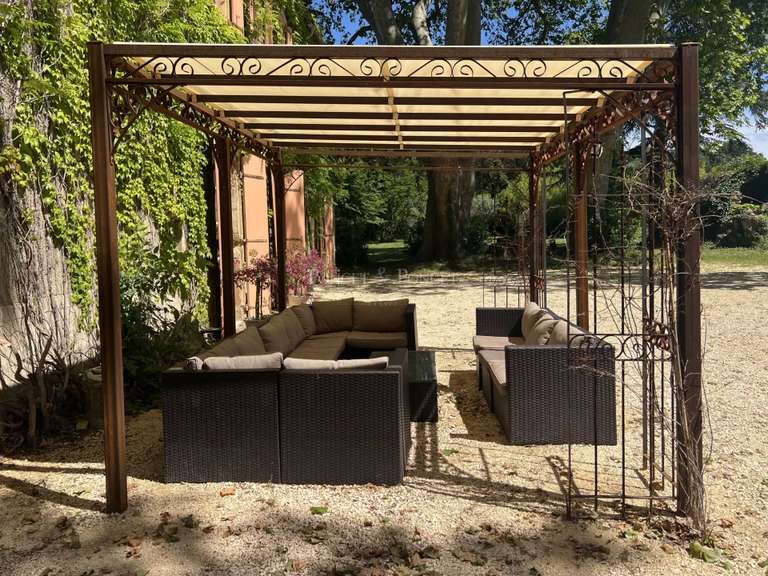 Château Uzès - 19 chambres - 1250m²