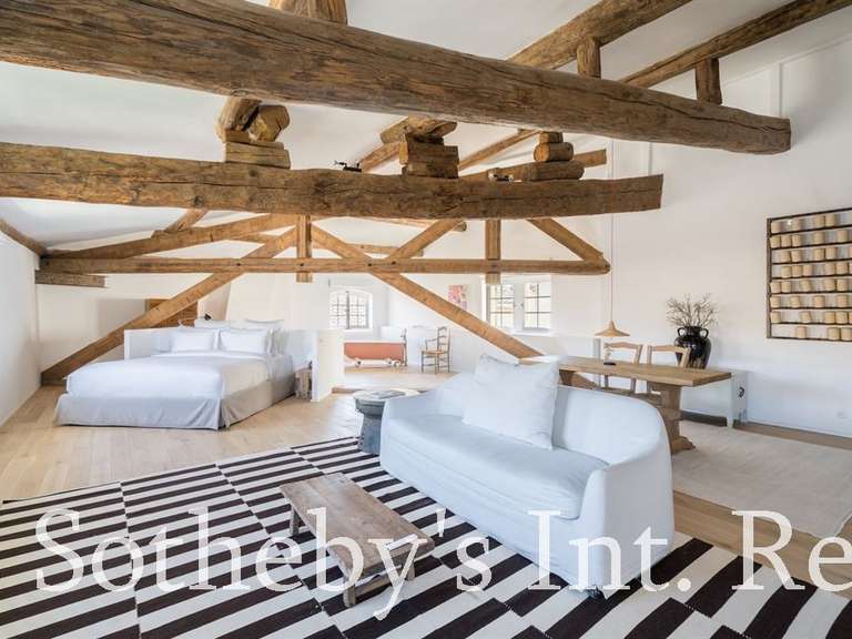 Château Uzès - 11 chambres - 1120m²