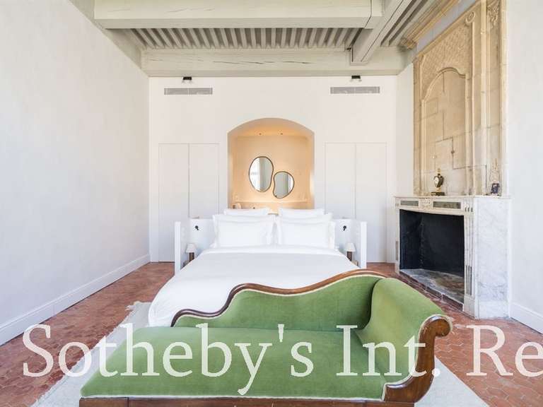 Château Uzès - 11 chambres - 1120m²
