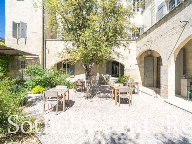 Château Uzès - 11 chambres - 1120m²