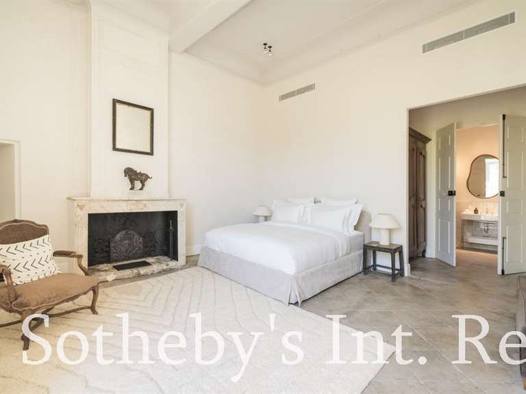 Château Uzès - 11 chambres - 1120m²