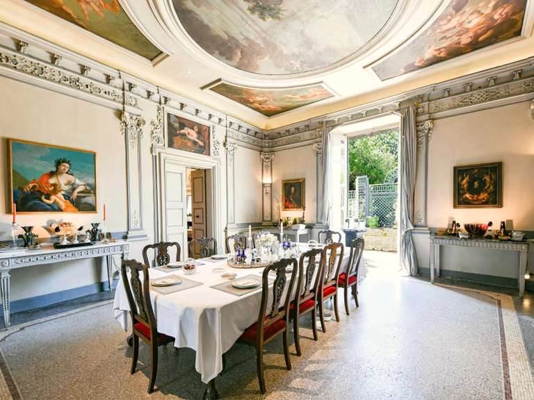 Château Uzès - 13 chambres - 1850m²