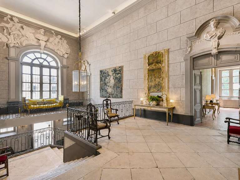 Château Uzès - 13 chambres - 1850m²