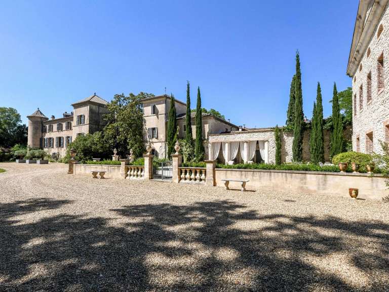 Château Uzès - 13 chambres - 1850m²