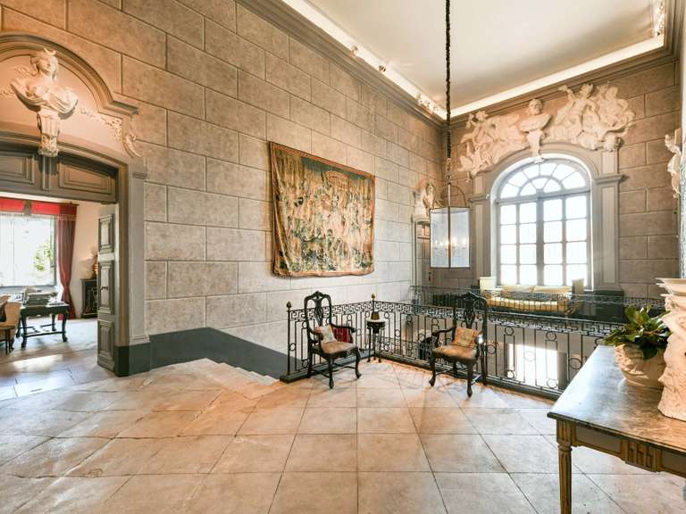 Château Uzès - 13 chambres - 1850m²