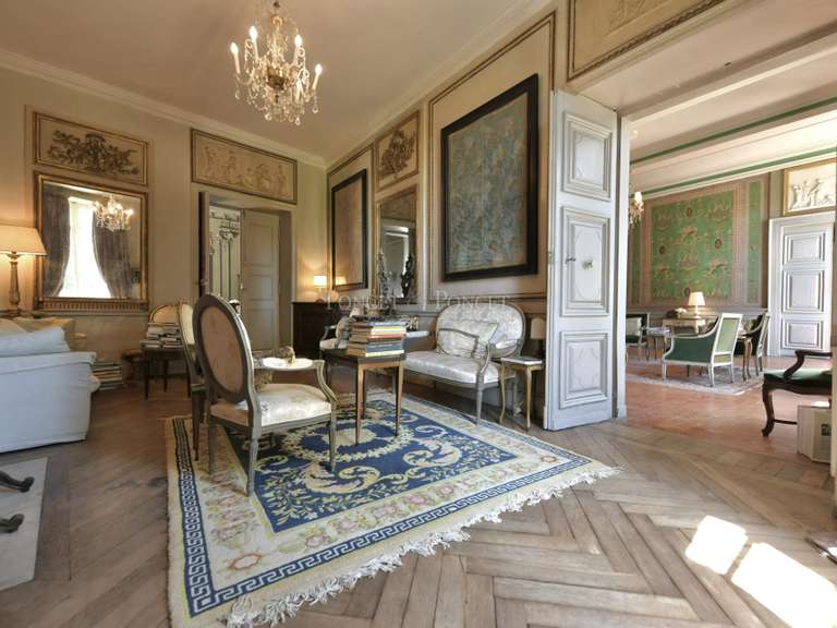 Château Uzès - 15 chambres - 2950m²