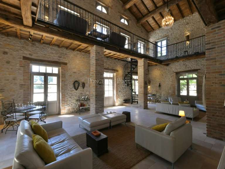 Château Uzès - 15 chambres - 2950m²