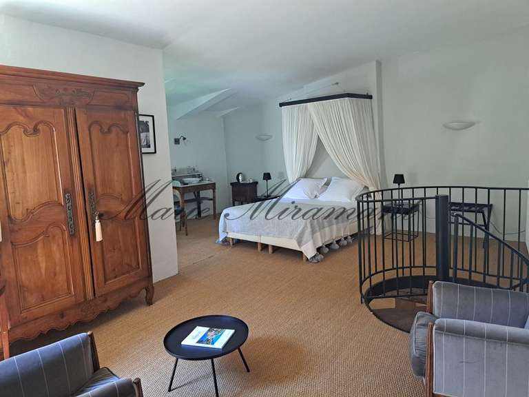 Hôtel particulier Uzès - 7 chambres - 450m²