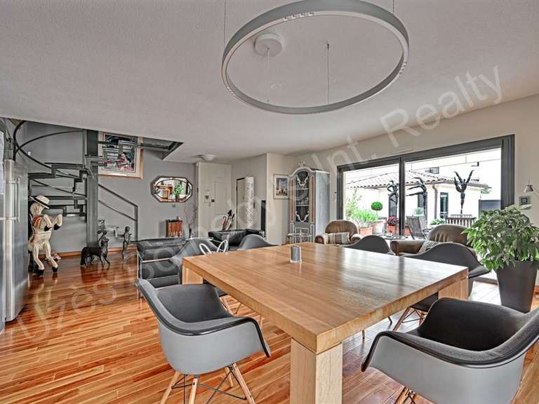 Maison Uzès - 3 chambres - 247m²