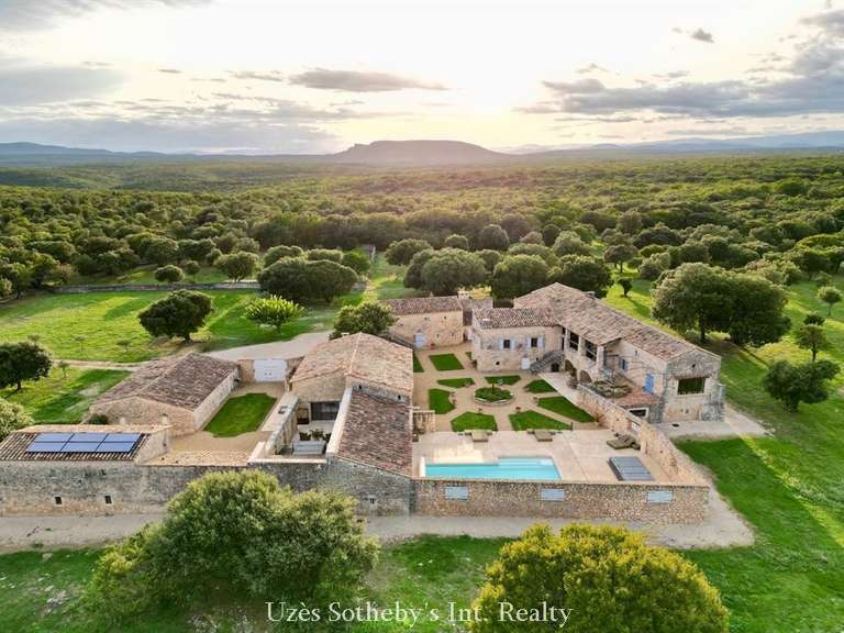 House Uzès - 7 bedrooms - 900m²