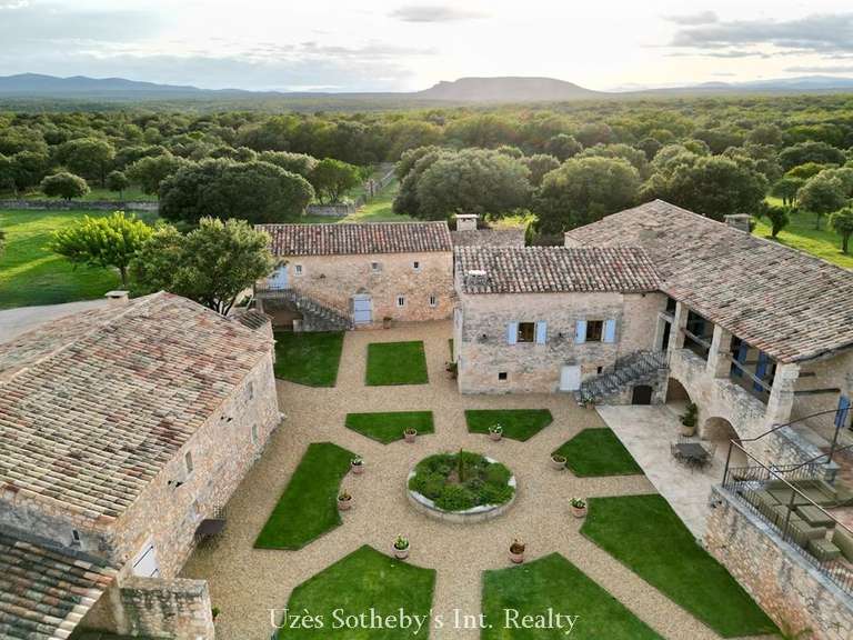 House Uzès - 7 bedrooms - 900m²