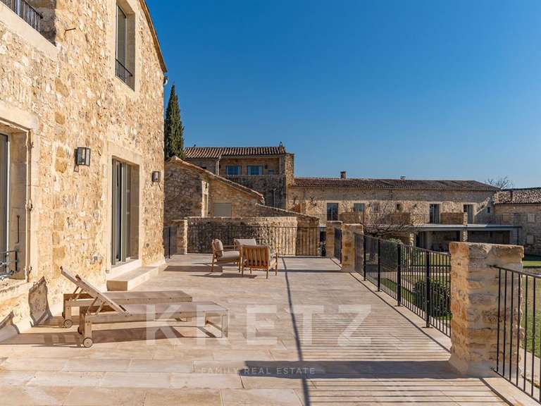 House Uzès - 16 bedrooms - 1650m²