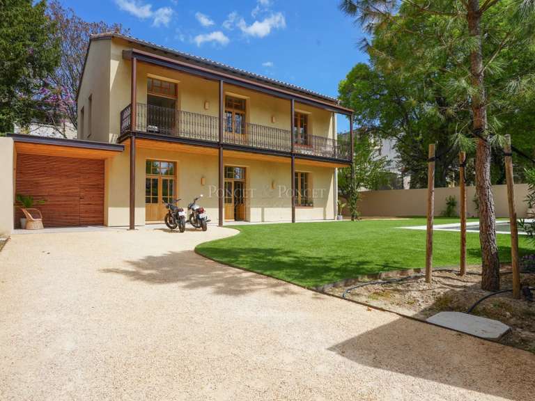 Maison Uzès - 5 chambres - 210m²