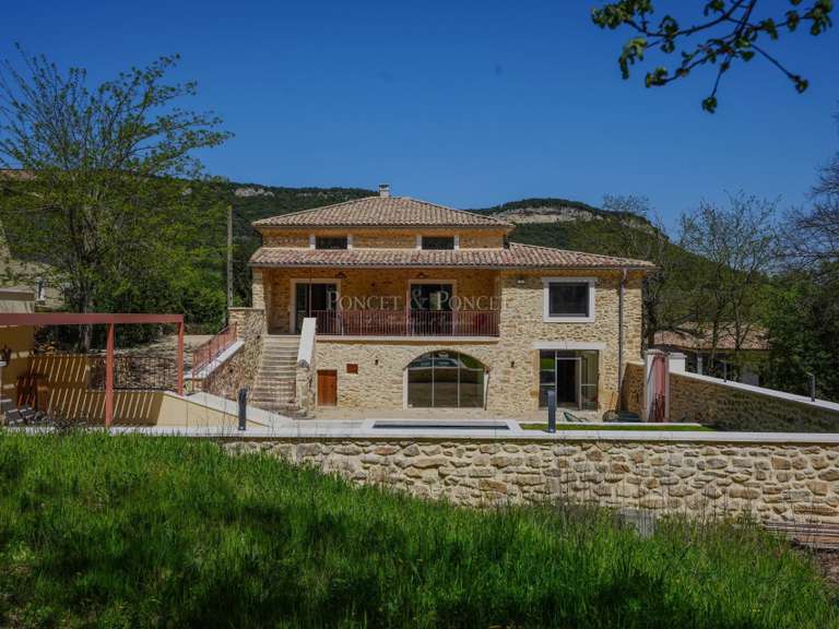 Maison Uzès - 6 chambres - 258m²