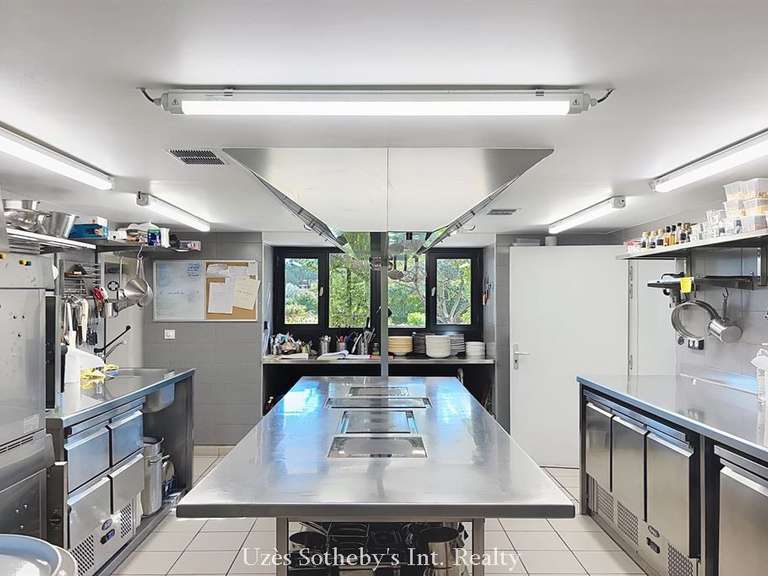 House Uzès - 3 bedrooms - 390m²