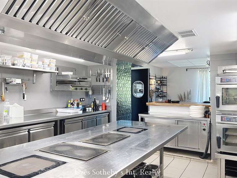 House Uzès - 3 bedrooms - 390m²