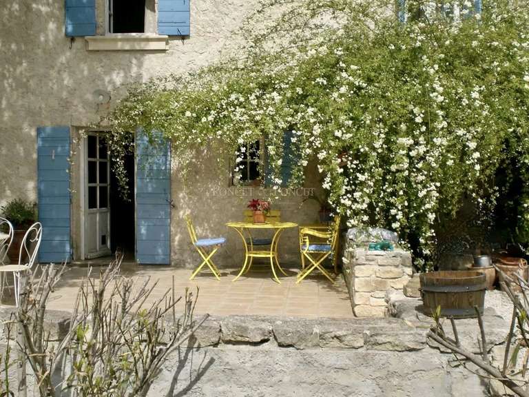 House Uzès - 8 bedrooms - 394m²