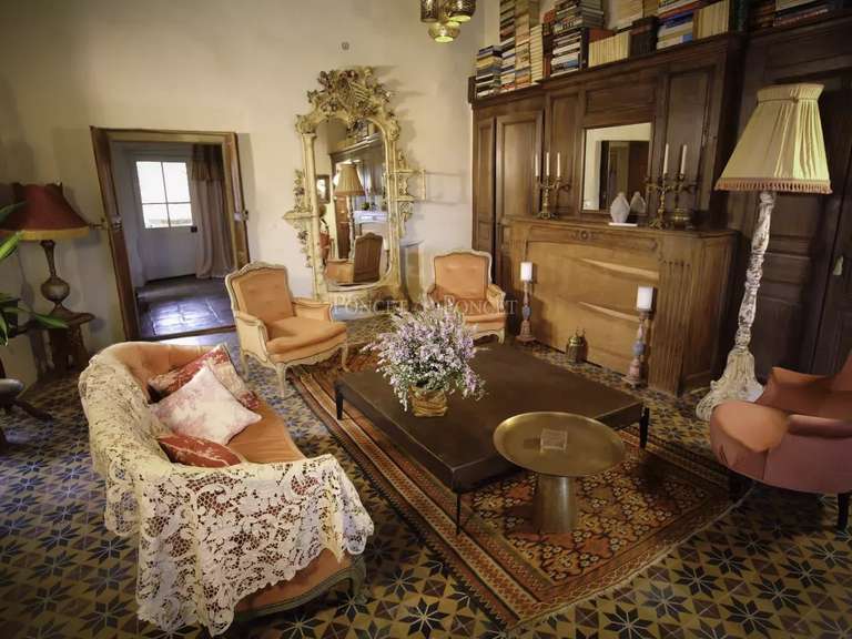 Maison Uzès - 6 chambres - 626m²