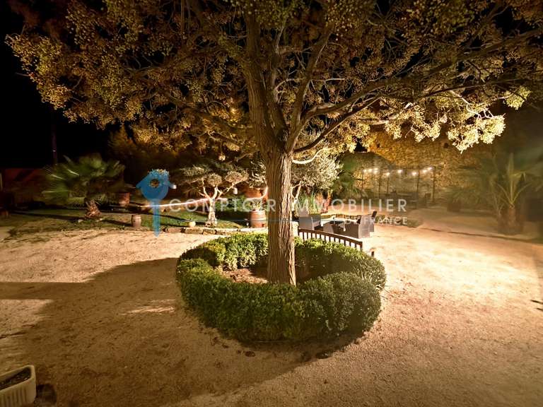 House Uzès - 12 bedrooms - 451m²