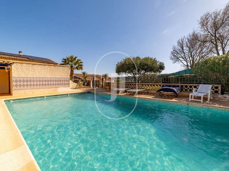Maison Uzès - 4 chambres - 182m²