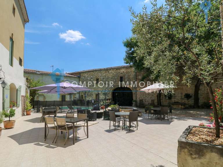 Maison Uzès - 9 chambres - 548m²