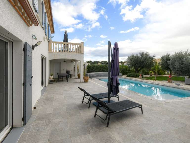 Maison Uzès - 4 chambres - 237m²