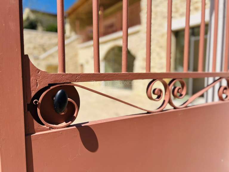 Maison Uzès - 6 chambres - 258m²