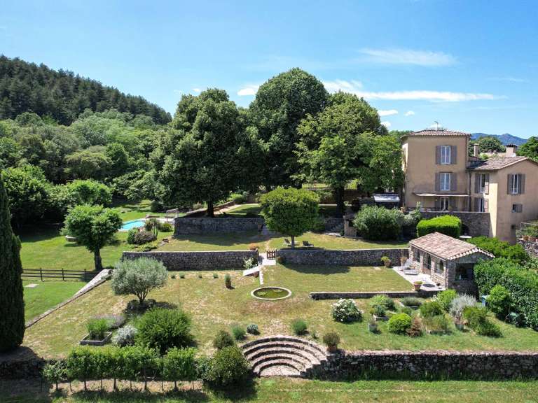 Maison Uzès - 3 chambres - 652m²