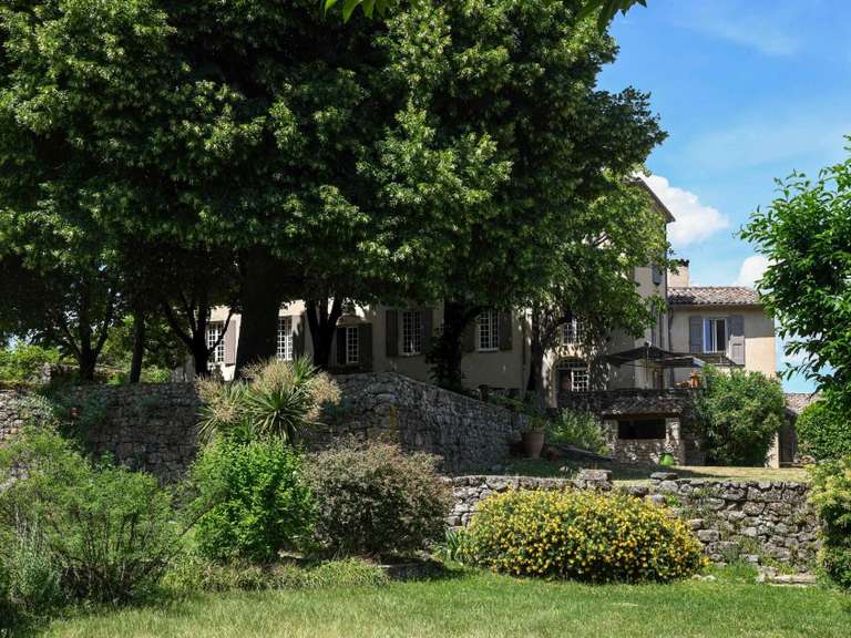 Maison Uzès - 3 chambres - 652m²