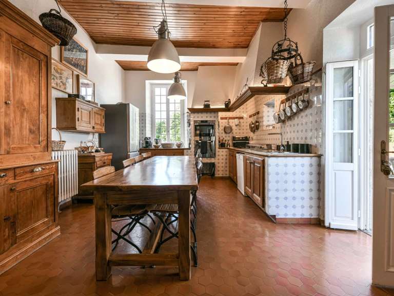 Maison Uzès - 3 chambres - 652m²