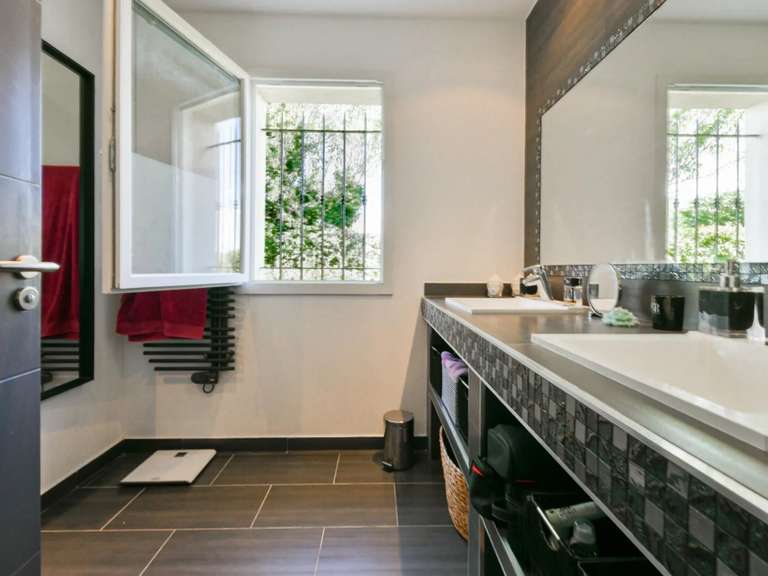 Maison Uzès - 3 chambres - 151m²