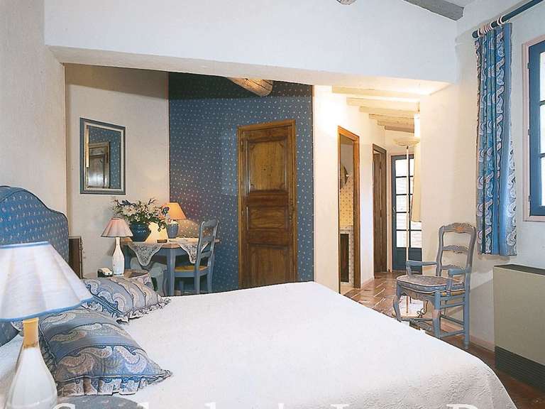 Maison Uzès - 34 chambres - 2500m²