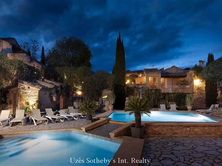 Maison Uzès - 34 chambres - 2500m²