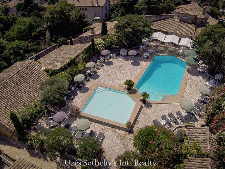Maison Uzès - 34 chambres - 2500m²