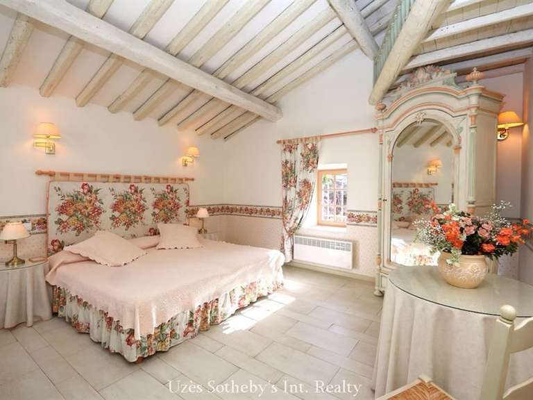 Maison Uzès - 34 chambres - 2500m²