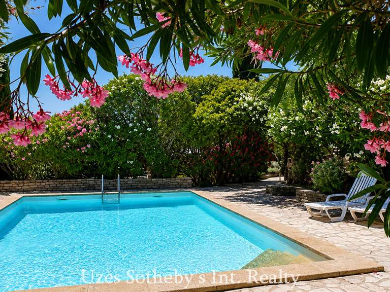 House Uzès - 34 bedrooms - 2500m²