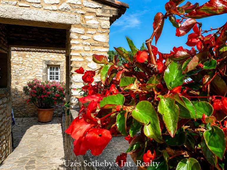 House Uzès - 34 bedrooms - 2500m²