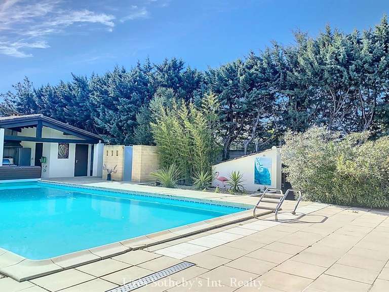 Maison Uzès - 5 chambres - 223m²