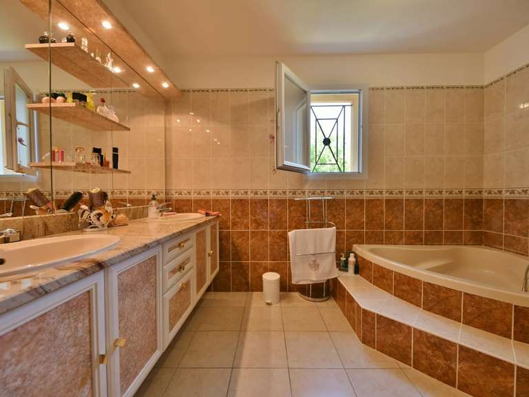 Maison Uzès - 2 chambres - 118m²