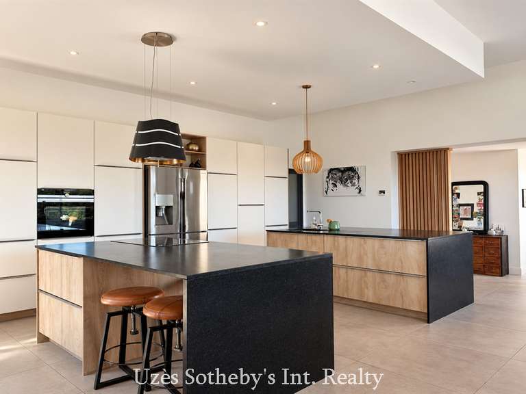Maison Uzès - 4 chambres - 305m²