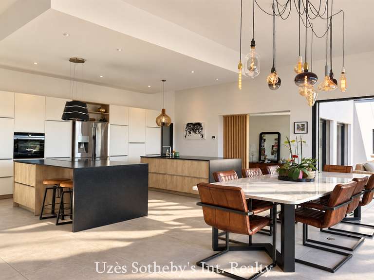 Maison Uzès - 4 chambres - 305m²
