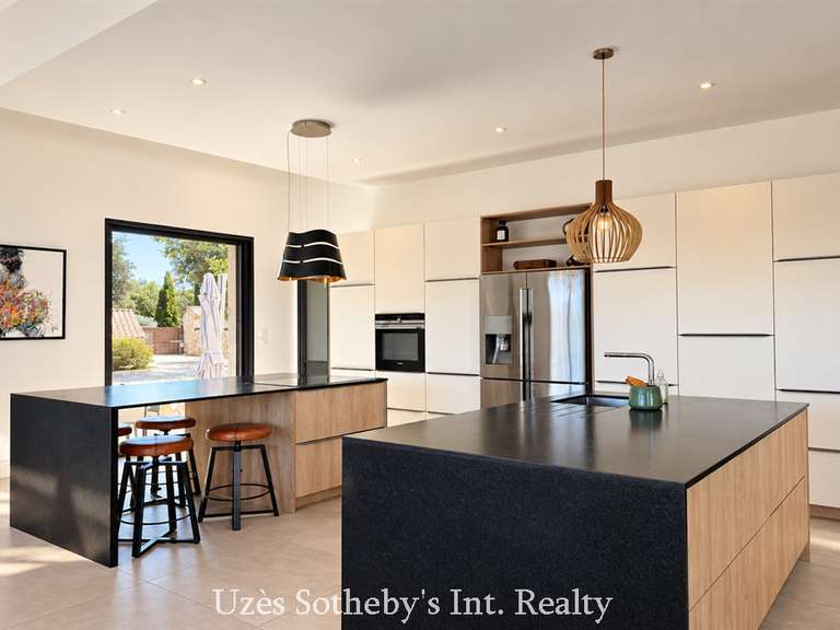 Maison Uzès - 4 chambres - 305m²