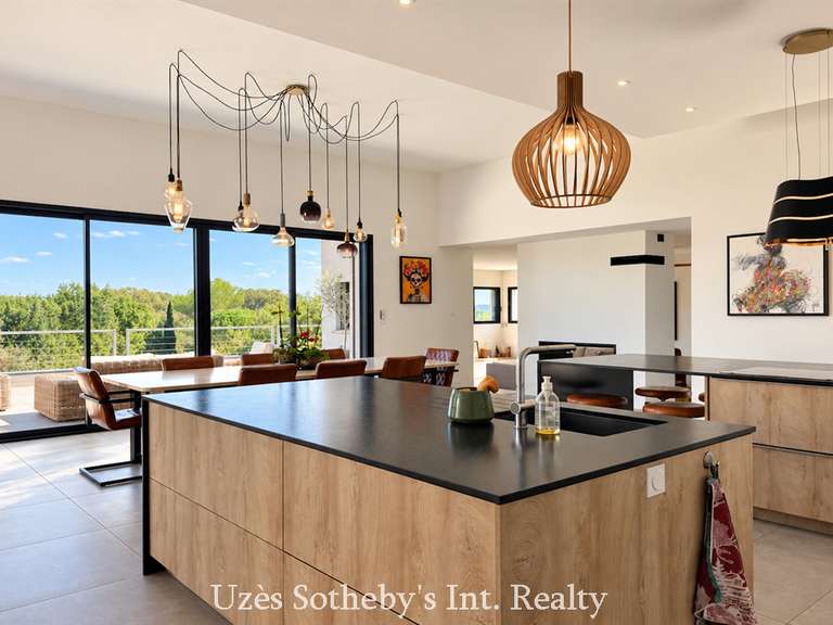 Maison Uzès - 4 chambres - 305m²